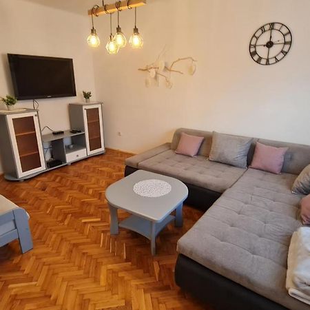 Ri-Jo Apartman Mohács Eksteriør bilde